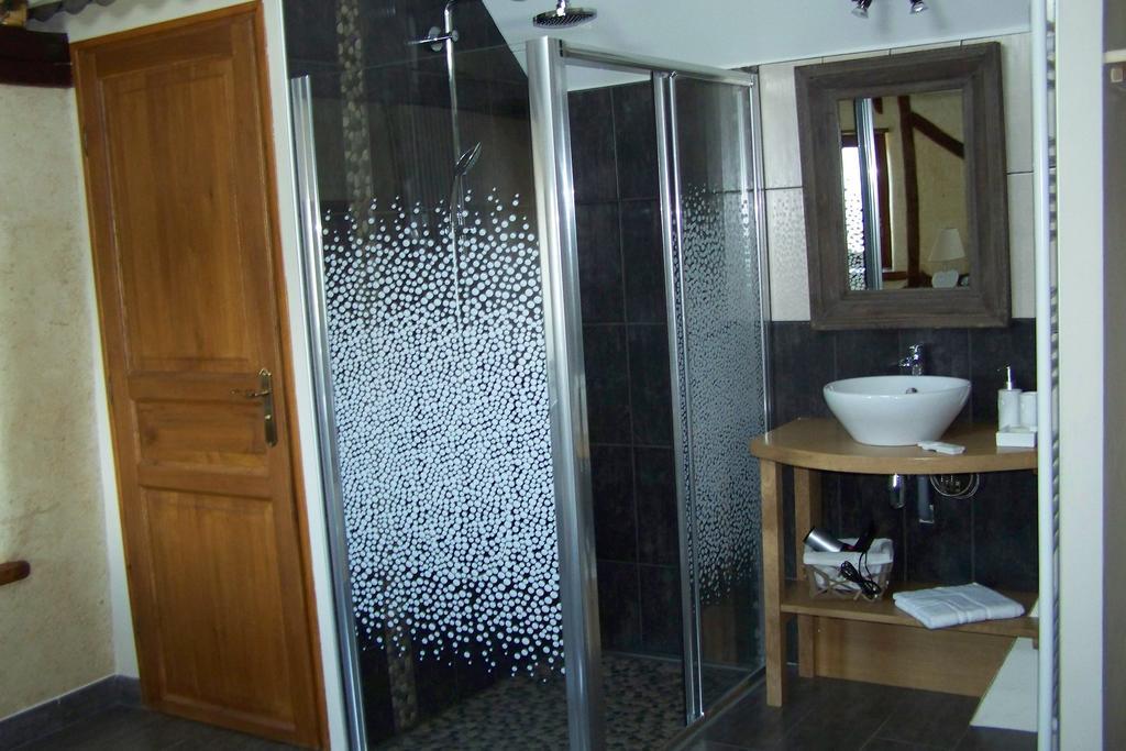 Mandailles  Les Hotes Du Lac, Chambres Et Tables D'Hotes الغرفة الصورة